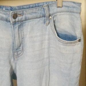 size 12 / 31 light denim boyfriend jeans